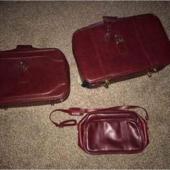 Vintage suitcase set the carry on and overnighted and the vacation suitcase - Picture 3 of 3